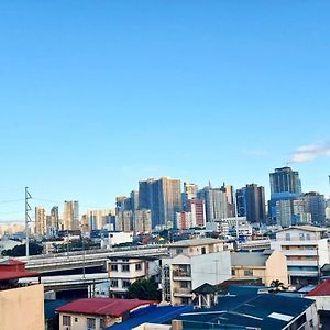 Airobedz Makati - A Value Hotel